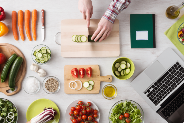 10 tips para hacer tus comidas más saludables y mejorar tu salud